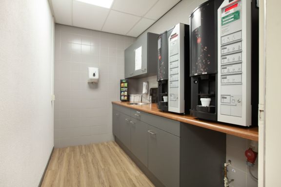 606db3d7195c1.jpg